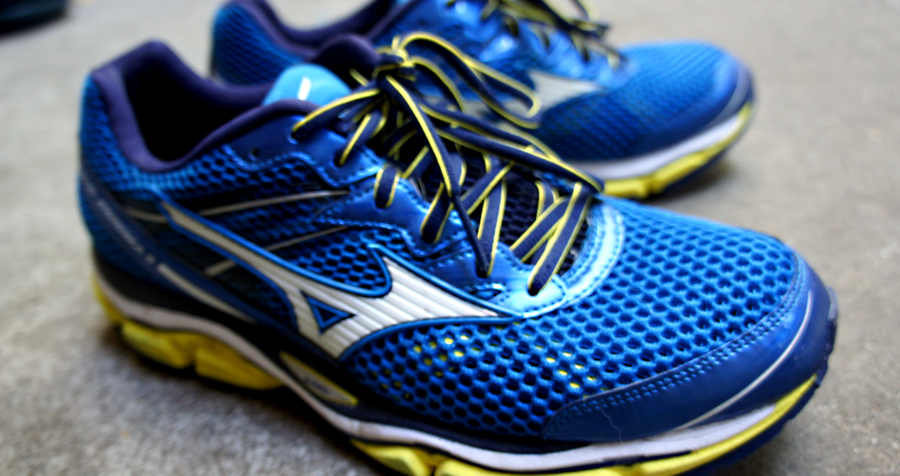 Testing the Wave Enigma 5 s from Mizuno Pavement Runner